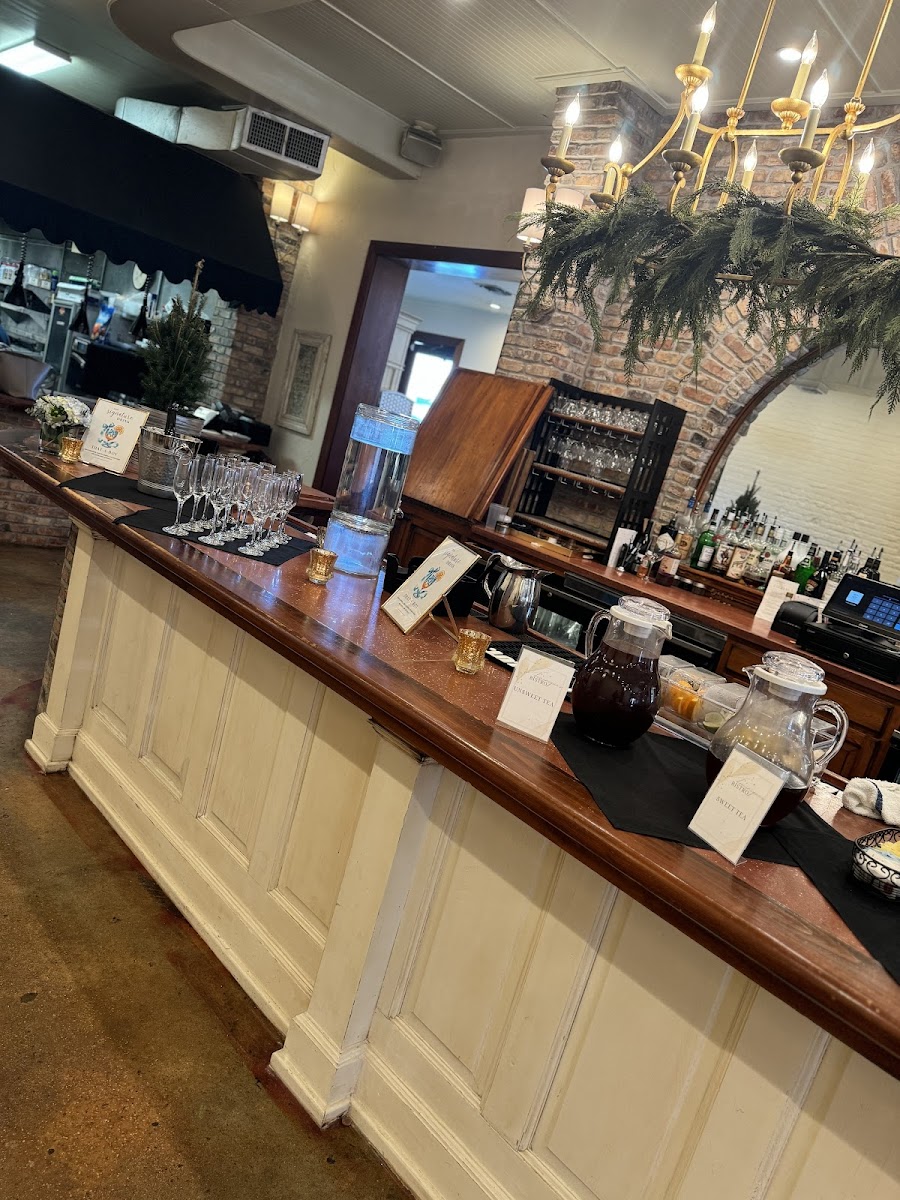 Dominique's Wine Boutique & Bistro